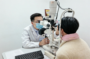 50岁王女士因家庭琐事生闷气，一夜之间视力骤降